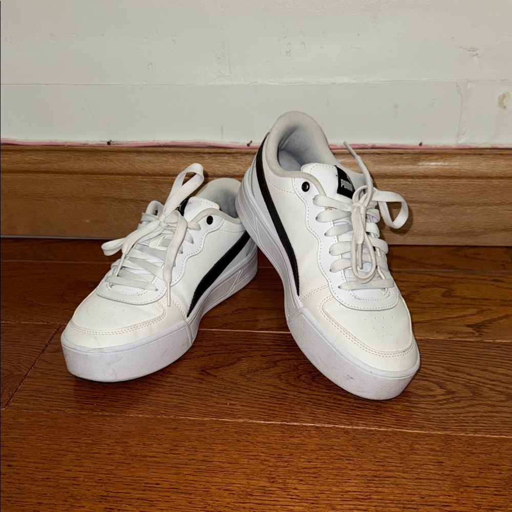 Puma White and Black Women's Sneakers Size 8